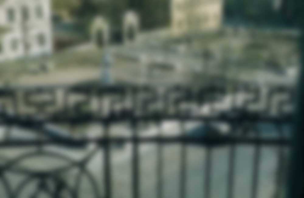 A statue of an unidentified hero at an unknown location.